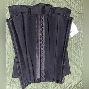 Faja Colombiana STAGMI
Color negra/black 
Hourglass waist trainer